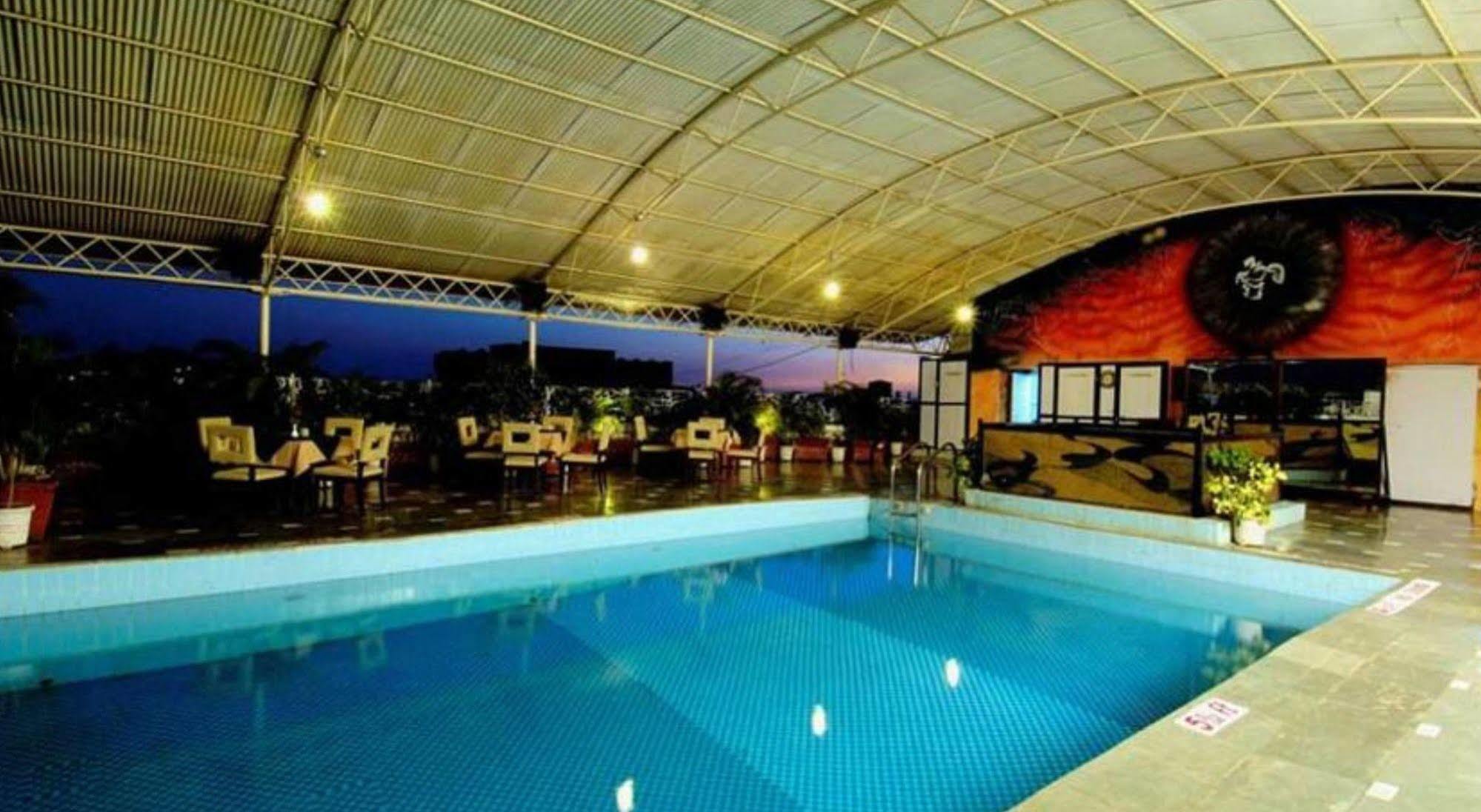 Ramee Guestline Hotel Juhu Mumbai Luaran gambar